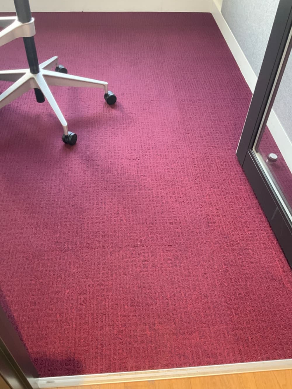 Pile carpet tile purple