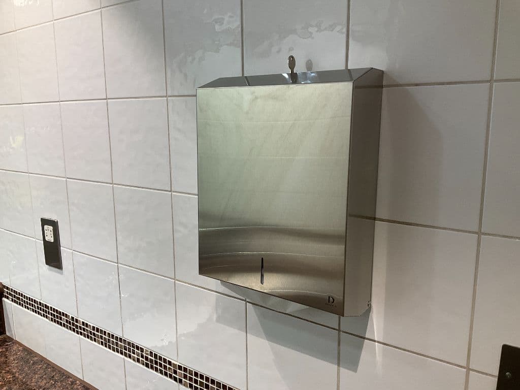 Paper towel dispenser