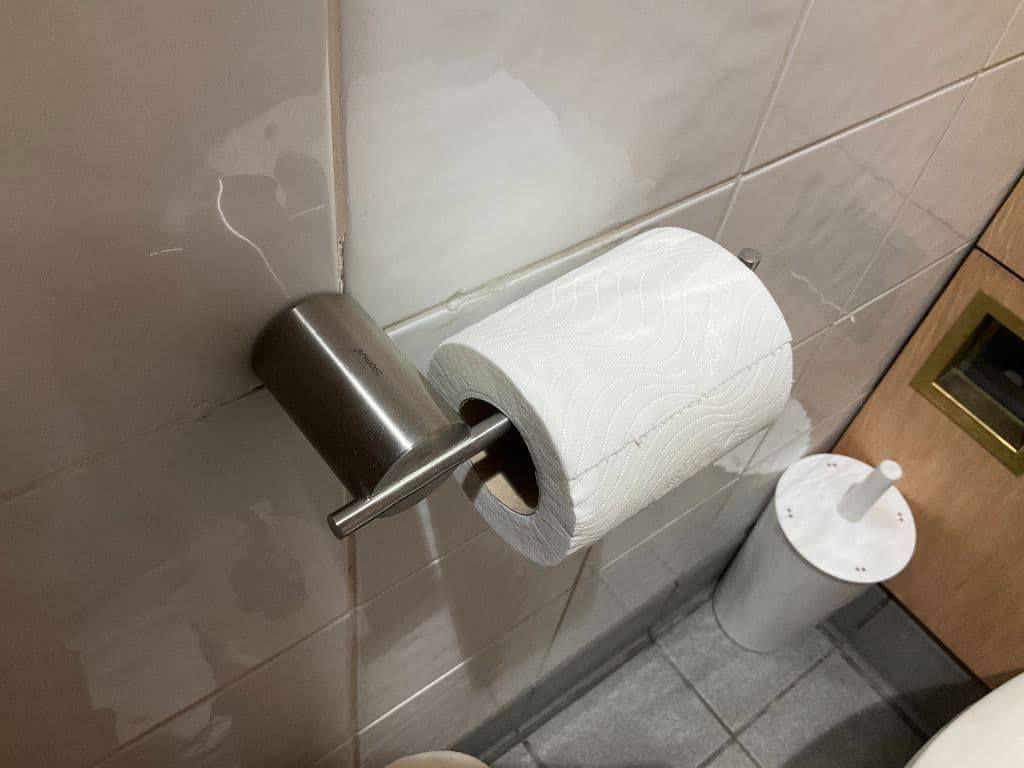 Toilet roll holder