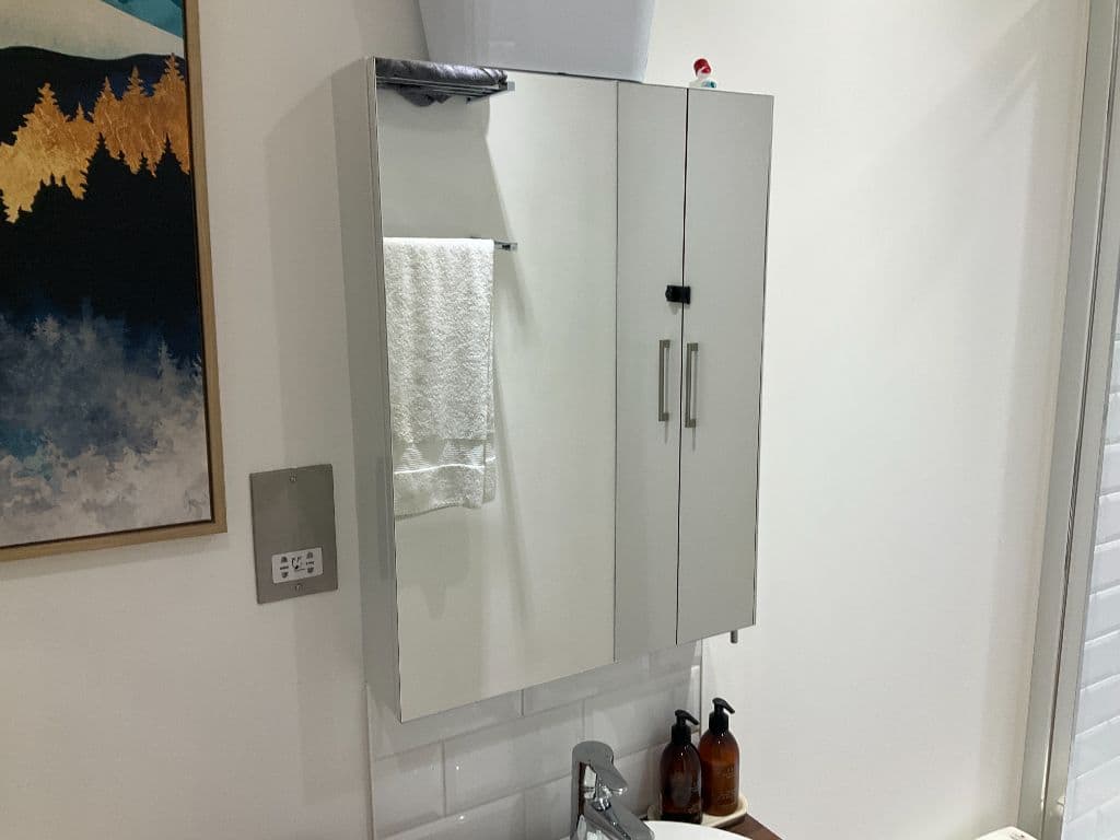 Bathroom mirror / wall cabinet