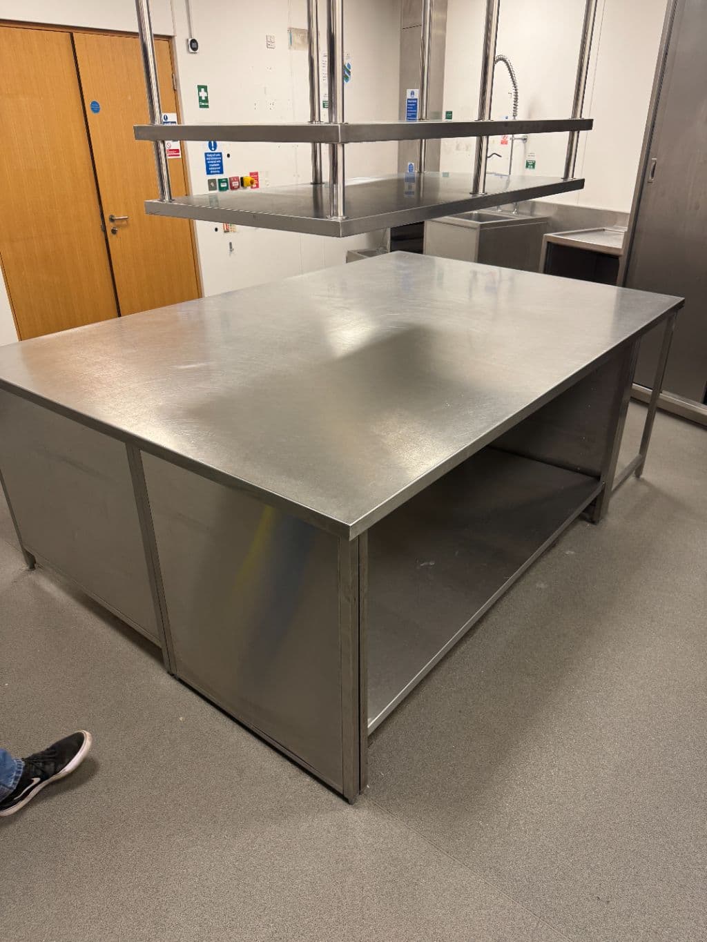 Commercial kitchen worktops