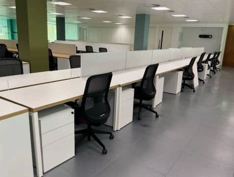Office Desks Bank of 8 - White