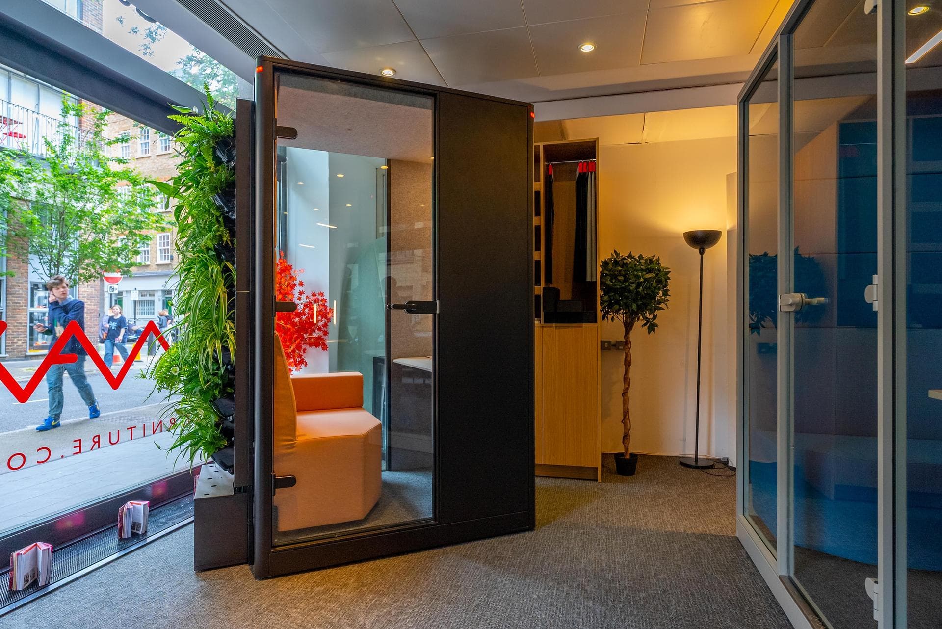 Office Phone Booth - Max Calma Z