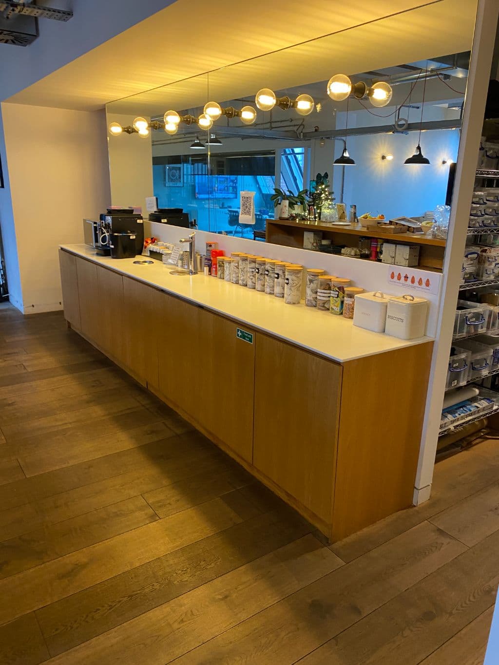 Kitchen bench with base cabinets and worktop