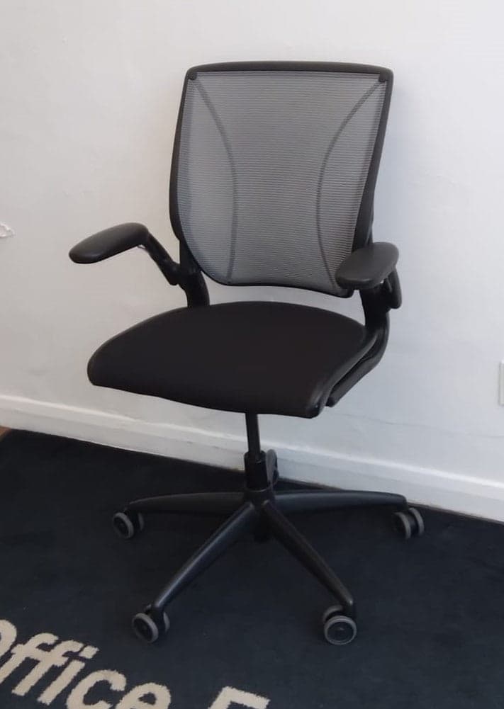 Humanscale Diffrient world operator chairs in black mesh