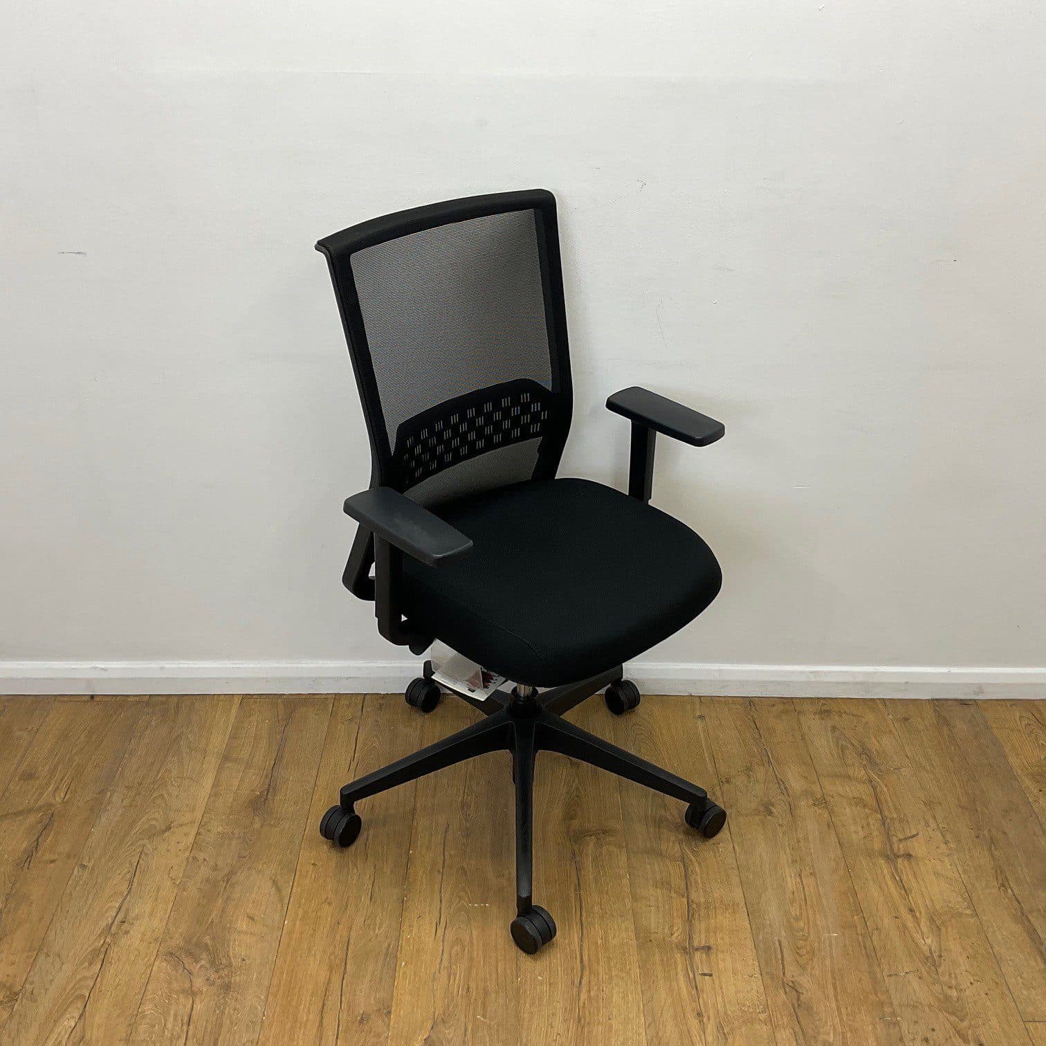 Actiu Stay Black Mesh Back Operator Chair
