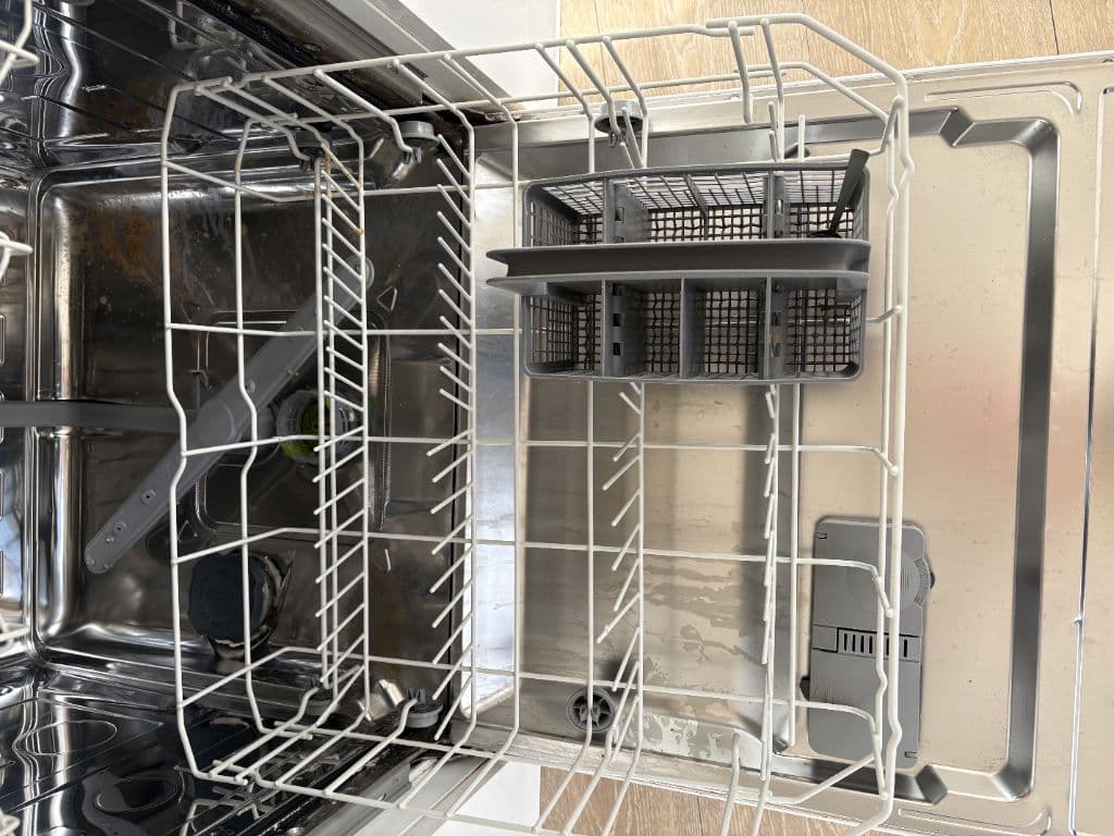 Dishwasher (integrated Appliance)
