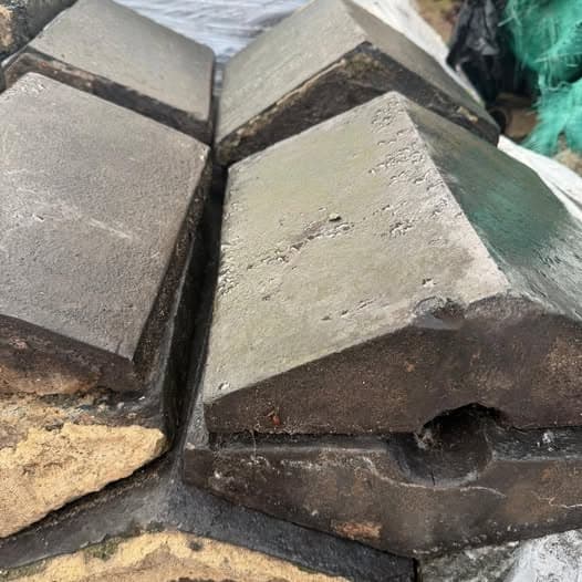 Blue Victorian Wall Copings – Heavy, Character Pieces APPROX 300MM LONG