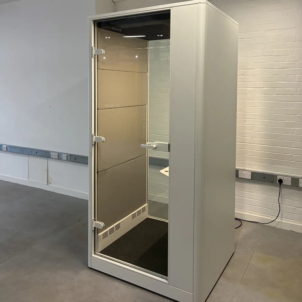 Max Calma S Phonebooth