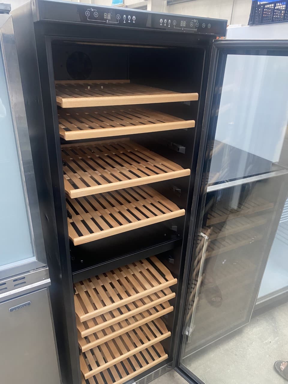 Polar Wine Cooler CE218